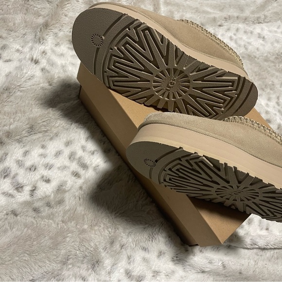 UGG Beige Platform Slippers - Picture 5 of 15